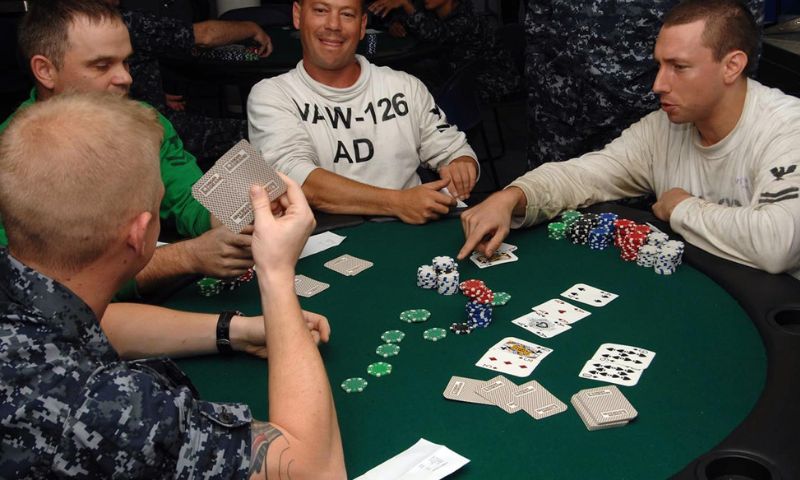 Quy luật chơi game poker Jun88 rất đơn giản mà bạn cần phải ghi nhớ`